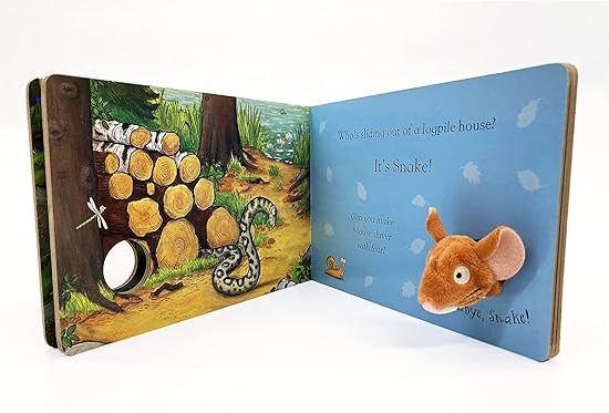 It's the Gruffalo! A Finger Puppet Book - Aaram Parents